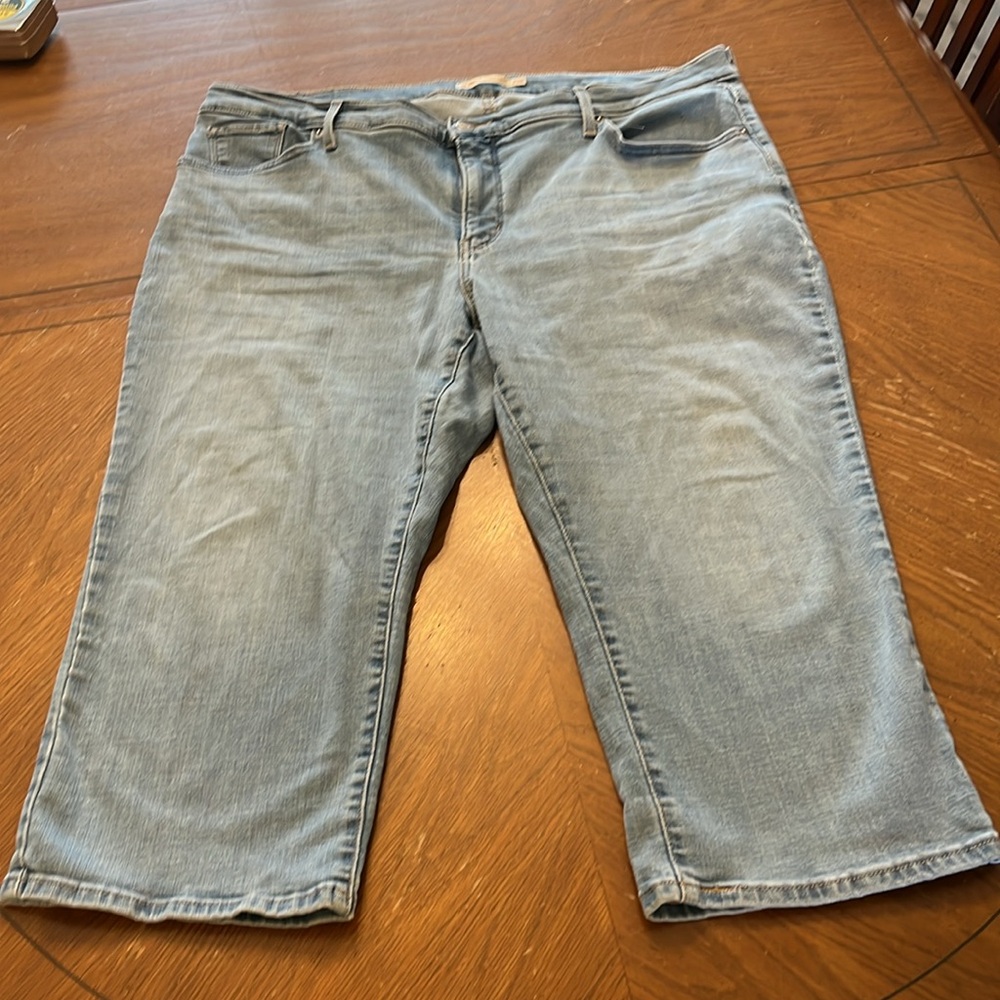 Levi's Light Blue Cropped Jeans